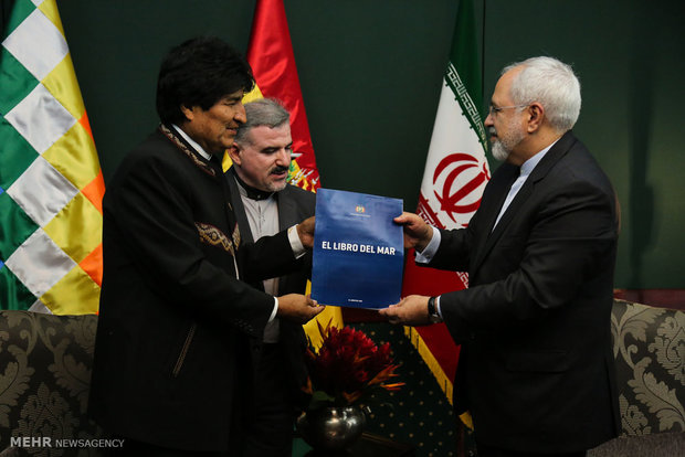 Bolivian pres., Iran's FM meet (1)