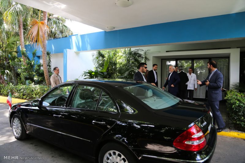 Zarif arrives in Cuba (9)