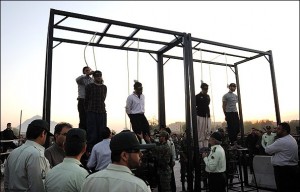 public-hanging-four-convicted-rapists-Khomeinishahr-11