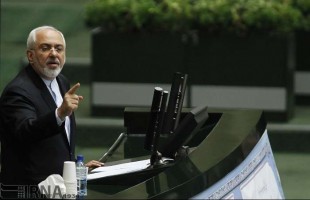 Iran's FM zarif in majlis (1)