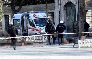 Explosion rocks historic Istanbul square