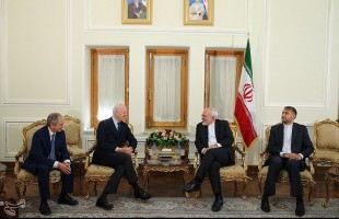 Iran FM Zarif meets UN special envoy for Syria in Tehran