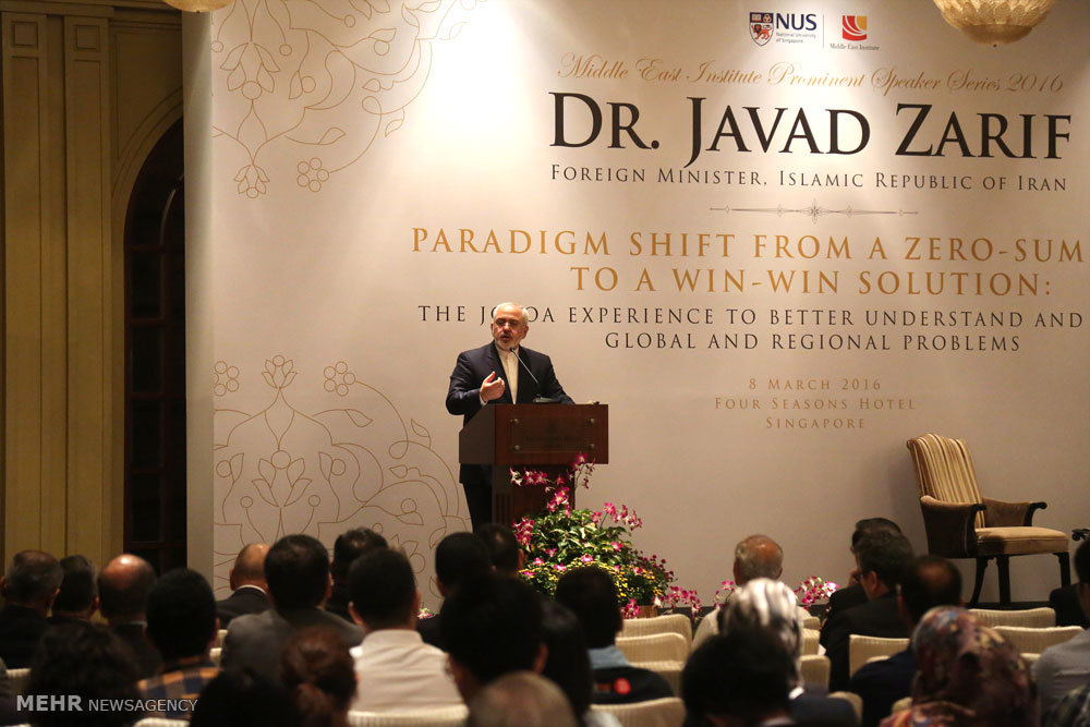  Iranian Foreign Minister Mohammad Javad Zarif spoke at a public lecture "Paradigm Shift from a Zero-Sum Game to a Win-Win Situation" at the Center for Middle Eastern Studies in Singapore on March 8, 2016. 2016-03-09 09:18 