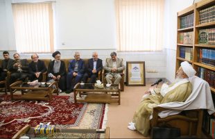 Jannati meets senior clerics in Qom