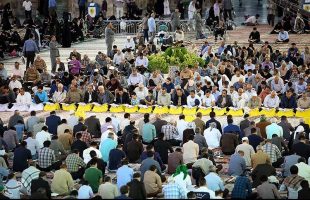Pilgrims recite Quran at Imam Reza Shrine in Mashhad