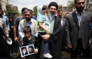 Iranian officials march on al-Quds Day
