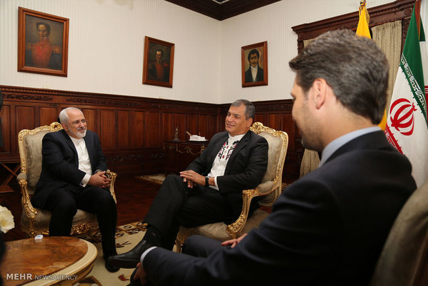 Zarif, Ecuadorian president meet (10)
