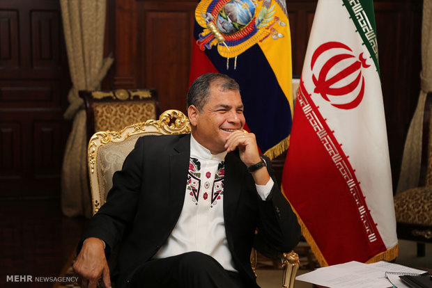 Zarif, Ecuadorian president meet (13)