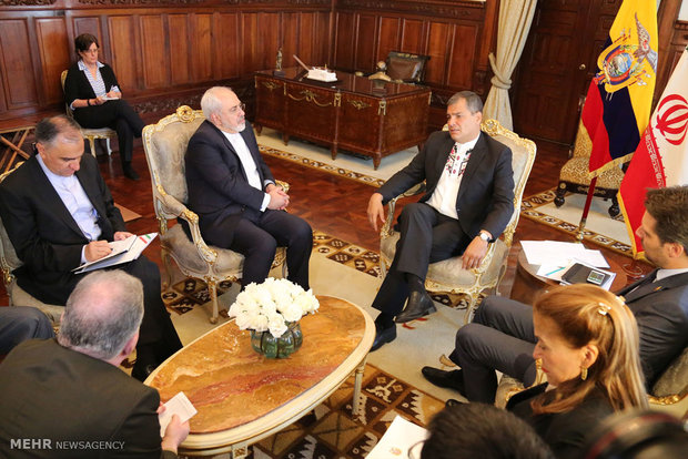 Zarif, Ecuadorian president meet (3)