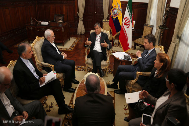 Zarif, Ecuadorian president meet (7)