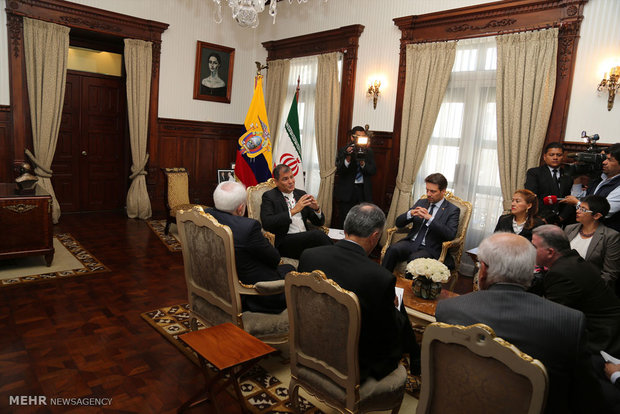 Zarif, Ecuadorian president meet (8)