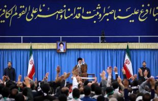 leader-receives-isfahani-people