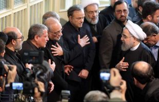 Officials, people say farewell to Ayat. Rafsanjani