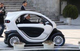 Rouhani visits indiginous electric vehicles