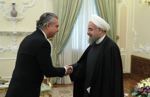 Rouhani & Rodrigo de Azeredo Santos