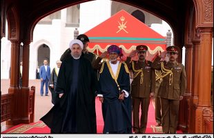 Rouhani officially welcomed in Muscat