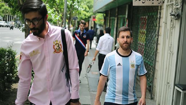 Footballer's double has fans in Iran