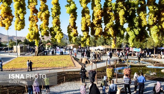 Fifth Urmia Grape Festival underway in northwestern Iran
