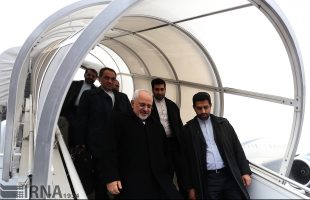 Javad Zarif arrives in Moscow