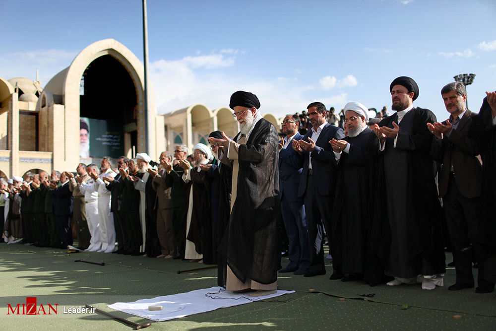 Photos: Supreme Leader performs Eid al-Fitr prayers