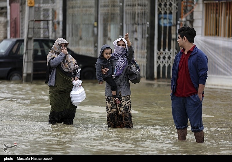 Photos: Aqqala surrounded by water