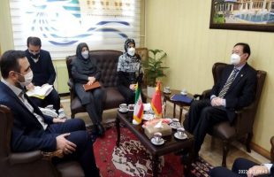 Iran, China emphasize broadening tourism coop.