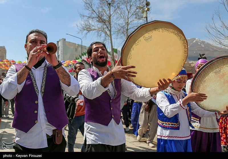 Iranian Daf Players Welcome Nowruz in Sanandaj