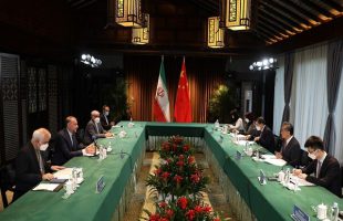 Iran FM stresses realizing Tehran-Beijing economic potentials
