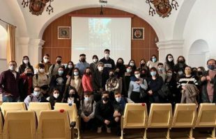 Spanish students interested in Persian literature course