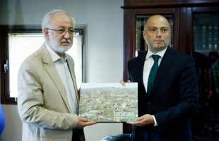 Iran, Azerbaijan national libraries to boost coop.