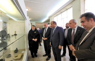 Iraqi minister of culture visits visits Iran National Museum
