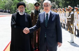 Raisi welcomes Kazakh President in Tehran
