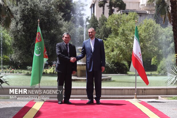 Iran FM, Turkmen counterpart hold talks in Tehran