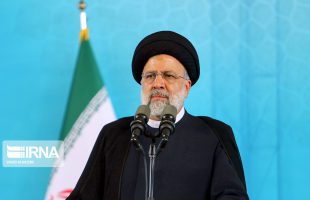 Raisi felicitates Sultan of Oman on National day