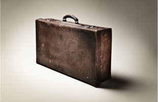 Iranian scriptwriter’s "Hand Luggage" Amin Mokhtari