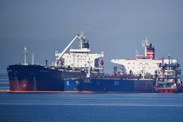 Iran tanker to return after failed US attempt to steal cargo
