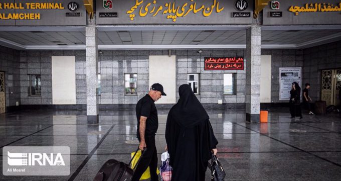 Iran reopens main border crossings to Iraq, flights restored