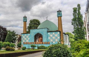 Bundestag mulling over closure of Hamburg Islamic Center