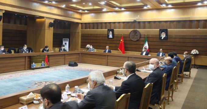 Minister: Iran, China finalize MoUs to implement 25-year deal